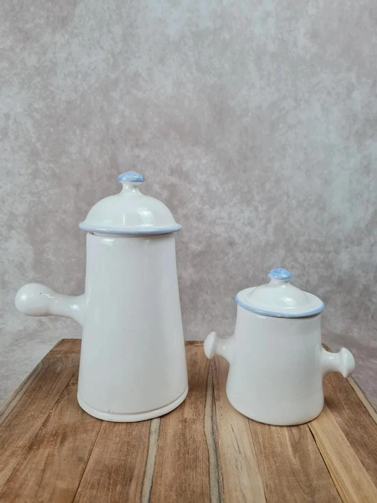 Duo vintage signé Dompierre – cafetière et pot à lait en faïence décor bleu et orange – photo 2